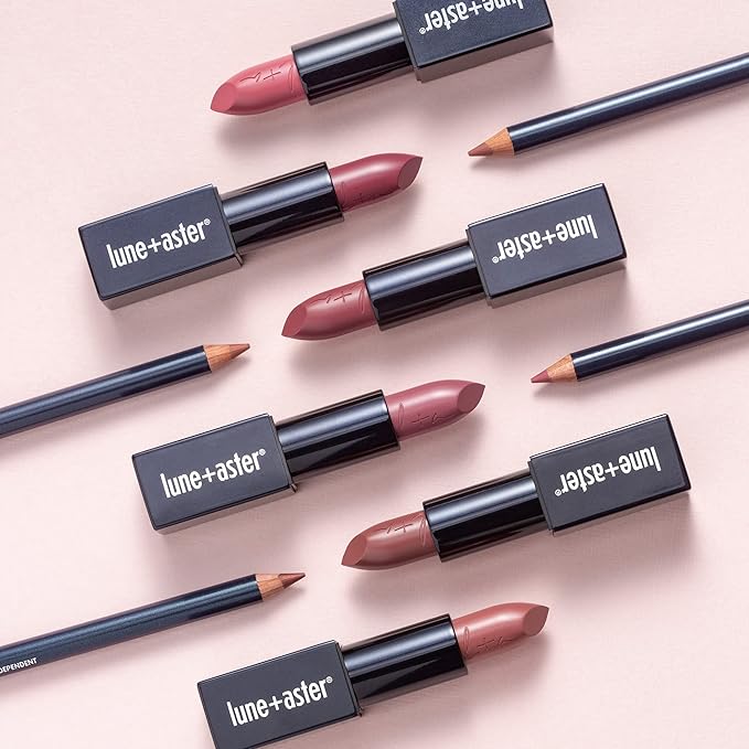Lune+Aster PowerLips Lip Liner - Double Booked - Formulated with nourishing marula oil and vitamins C & E, it glides on smoothly to effortlessly create a perfectly polished look.